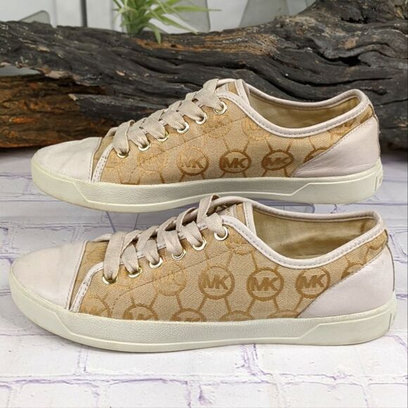 Michael Kors Monogram Jacquard Signature Sneakers - Picture 4 of 12